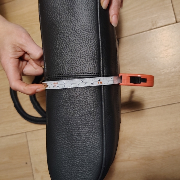 Ameri Elegant Espresso Black 100% Leather Woman's Bag - Picture 2 of 7